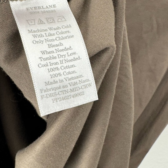 Everlane - The Luxe Cotton Side Slit Tee Midi Dress - Picture 6 of 9